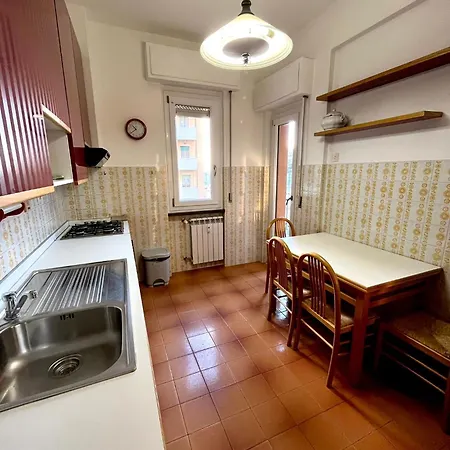 Daddy'S House - Maximum Car Length Allowed 420Cm Genua Buitenkant foto